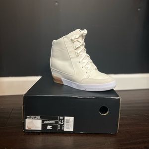 Worn Twice in Box Sorel Out N About Wedge Sz 6.5 - Sea Salt
